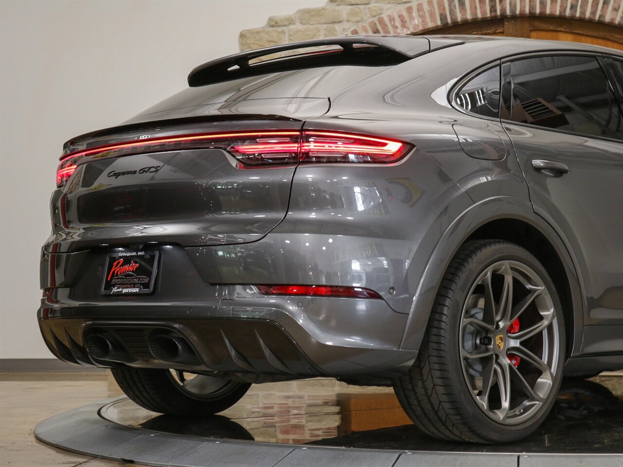 2023 Porsche Cayenne GTS Coupe  Lightweight Sport Package in Carbon Fiber - Photo 12 - Springfield, MO 65802
