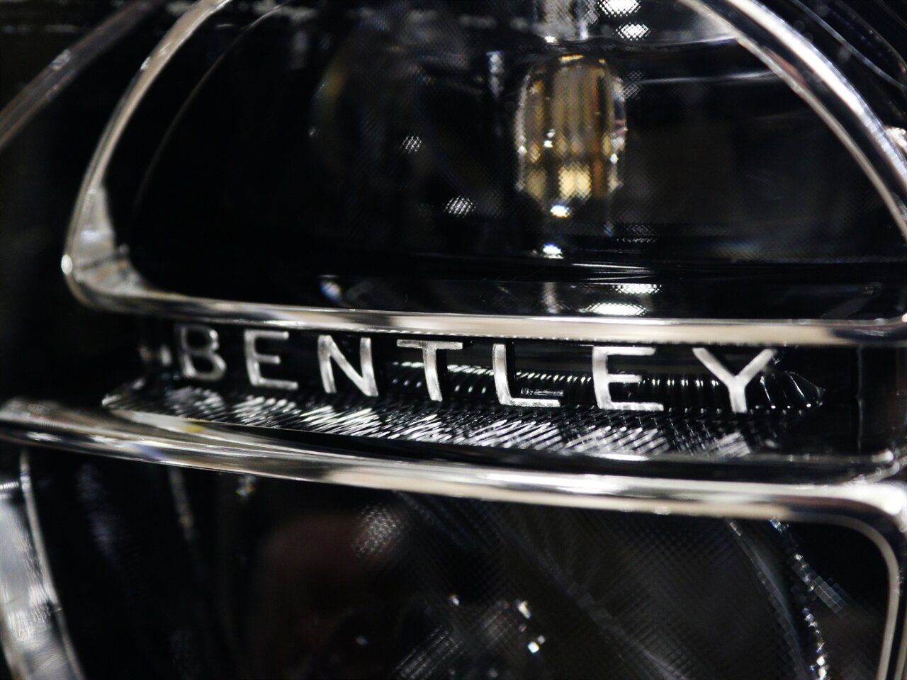 2019 Bentley Bentayga V8   - Photo 48 - Springfield, MO 65802