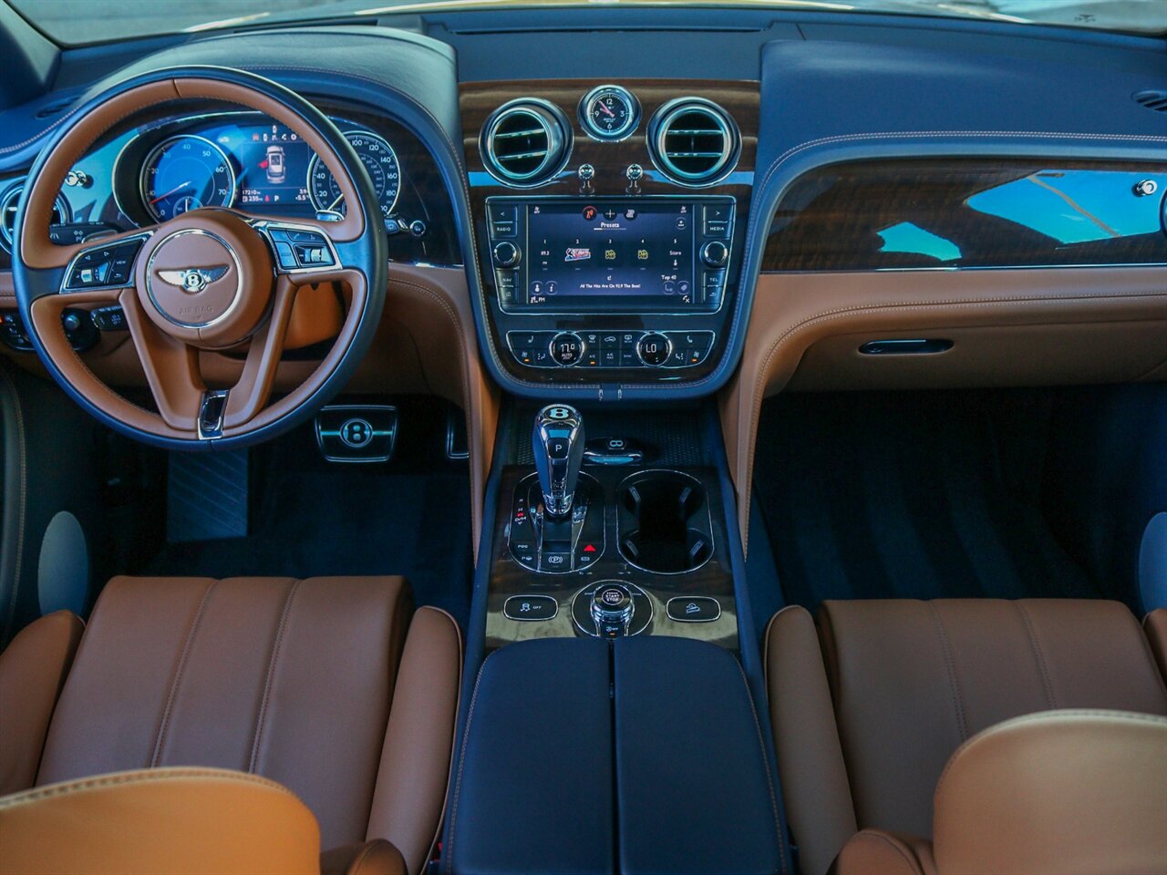 2019 Bentley Bentayga V8   - Photo 30 - Springfield, MO 65802