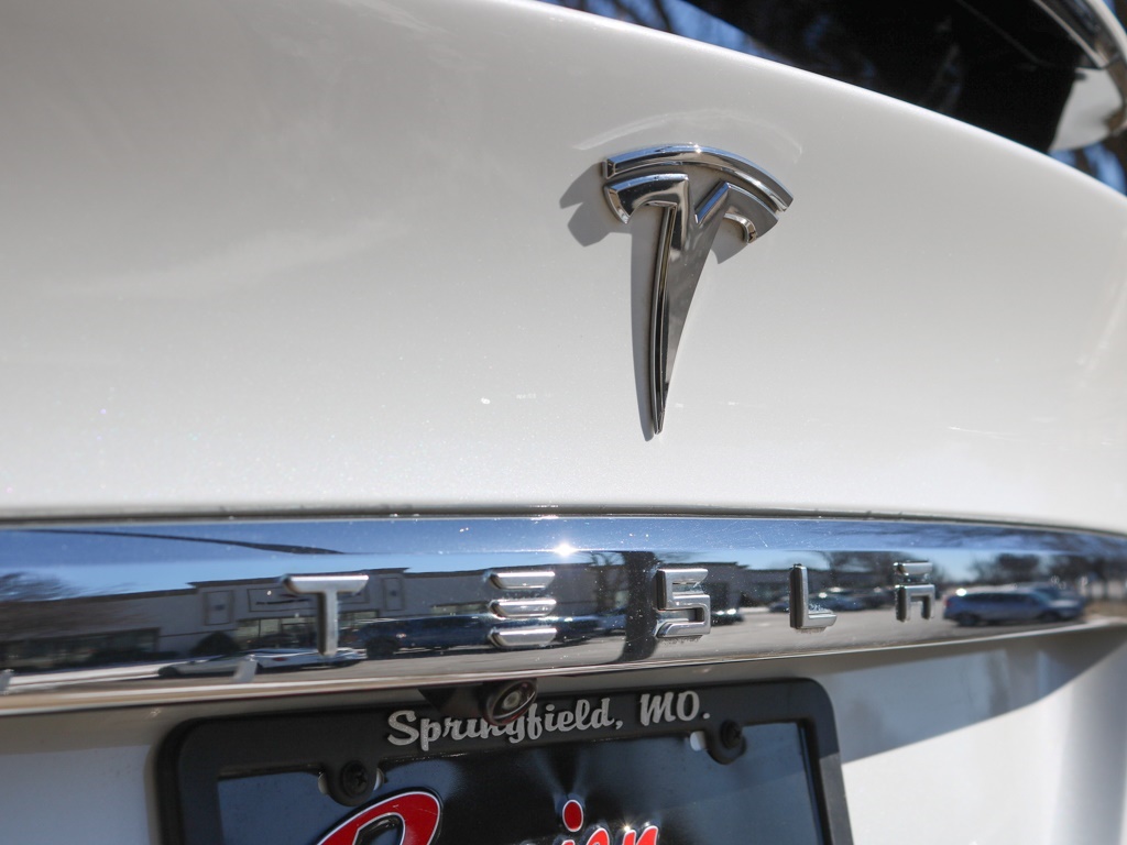 2017 Tesla Model X 90D   - Photo 43 - Springfield, MO 65802