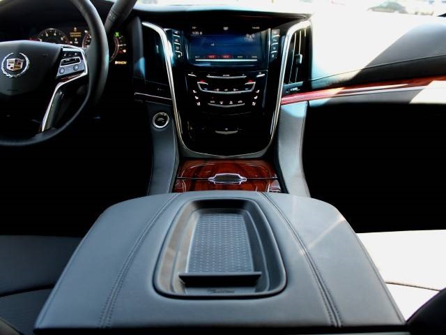 2015 Cadillac Escalade ESV Luxury   - Photo 2 - Springfield, MO 65802