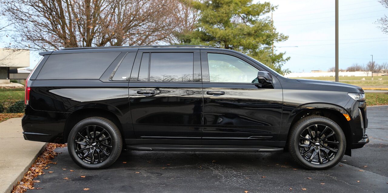 2021 Cadillac Escalade ESV Sport   - Photo 3 - Springfield, MO 65802