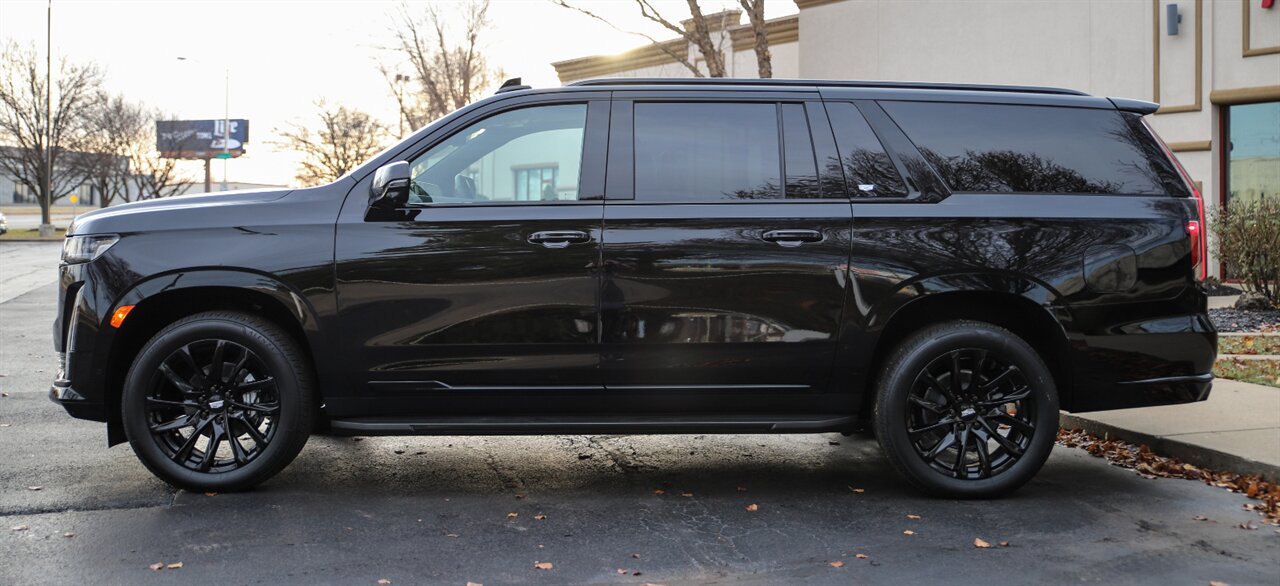 2021 Cadillac Escalade ESV Sport   - Photo 7 - Springfield, MO 65802