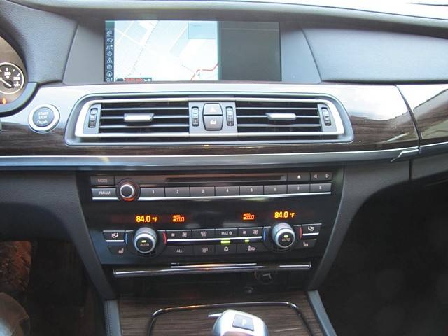 2009 BMW 750i   - Photo 13 - Springfield, MO 65802