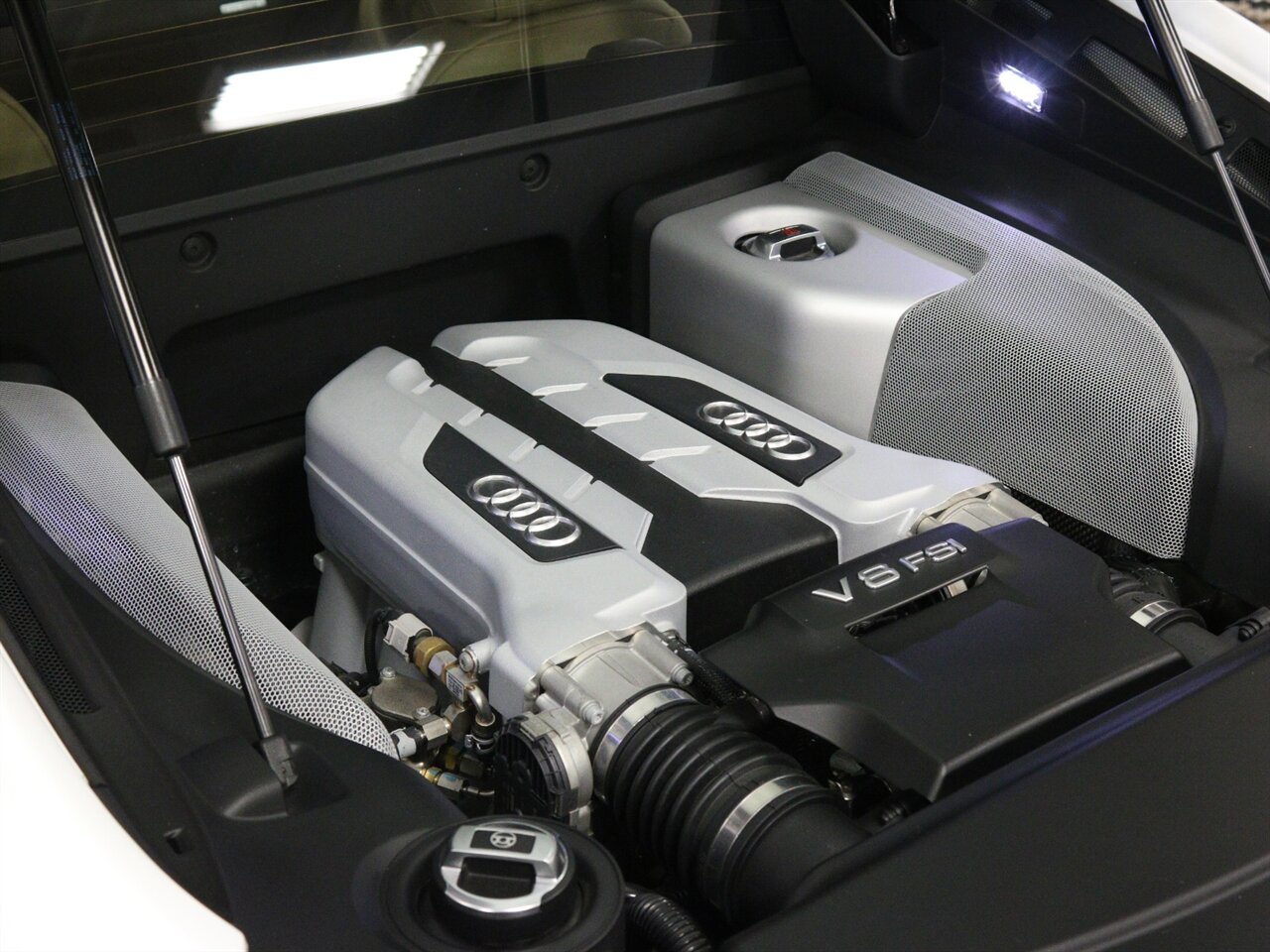 2011 Audi R8 4.2 quattro  Manual - Photo 49 - Springfield, MO 65802