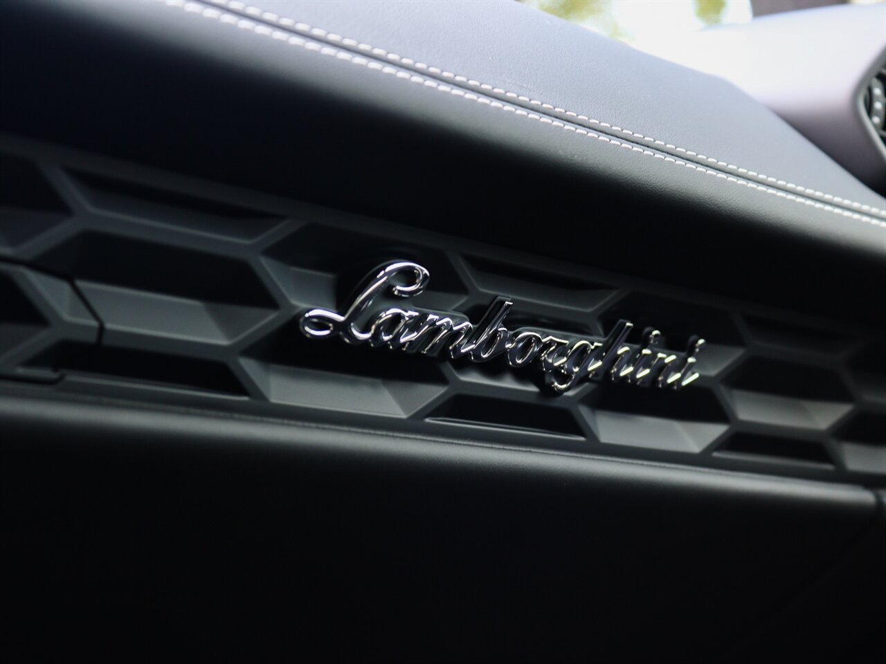 2017 Lamborghini Huracan LP 580-2   - Photo 28 - Springfield, MO 65802
