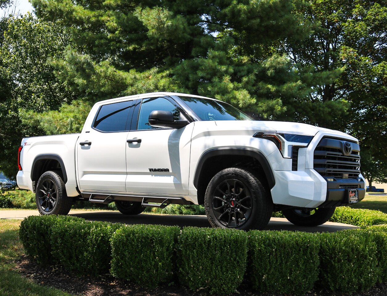 2022 Toyota Tundra SR5  Crew Max 5.5 - Photo 6 - Springfield, MO 65802