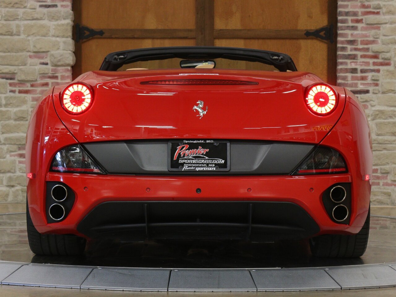 2014 Ferrari California   - Photo 8 - Springfield, MO 65802
