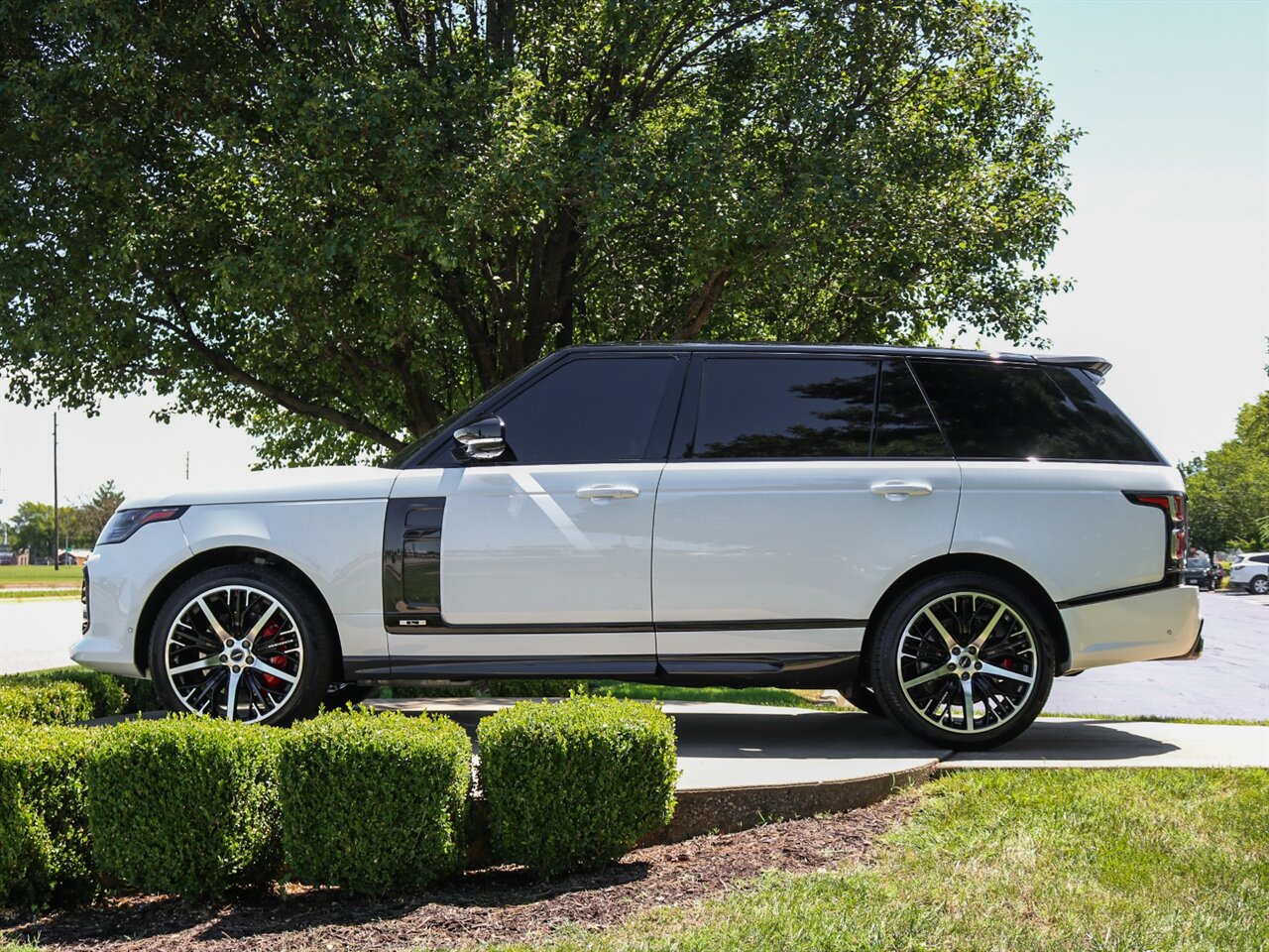 2020 Land Rover Range Rover Supercharged LWB   - Photo 35 - Springfield, MO 65802