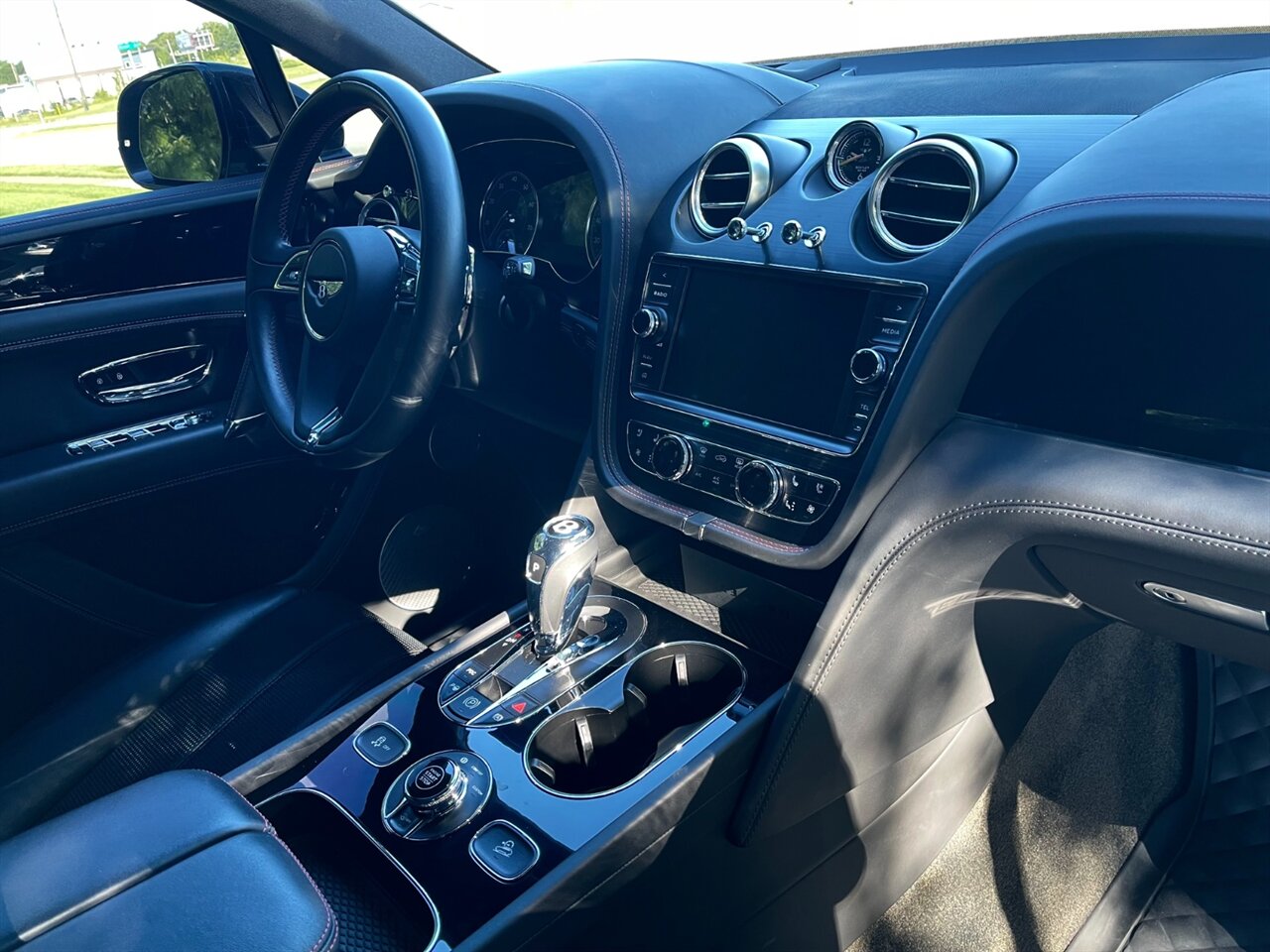 2018 Bentley Bentayga Onyx Edition   - Photo 25 - Springfield, MO 65802