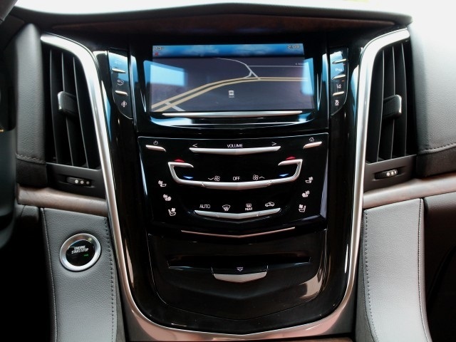 2015 Cadillac Escalade Premium   - Photo 18 - Springfield, MO 65802