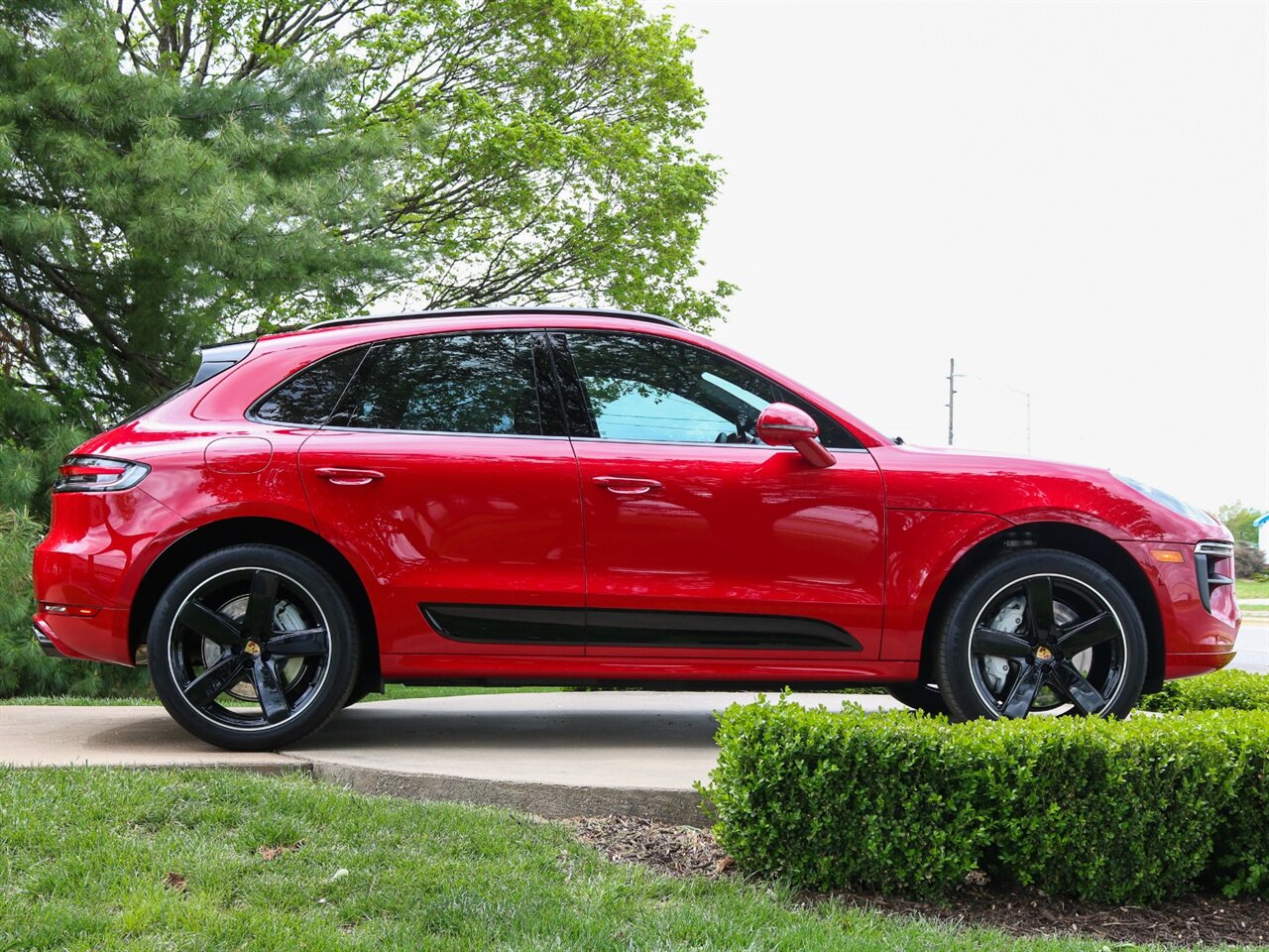 2020 Porsche Macan Turbo  (Lots of options MSRP $124,740) - Photo 37 - Springfield, MO 65802