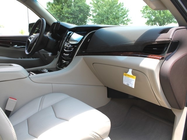 2015 Cadillac Escalade Luxury   - Photo 15 - Springfield, MO 65802