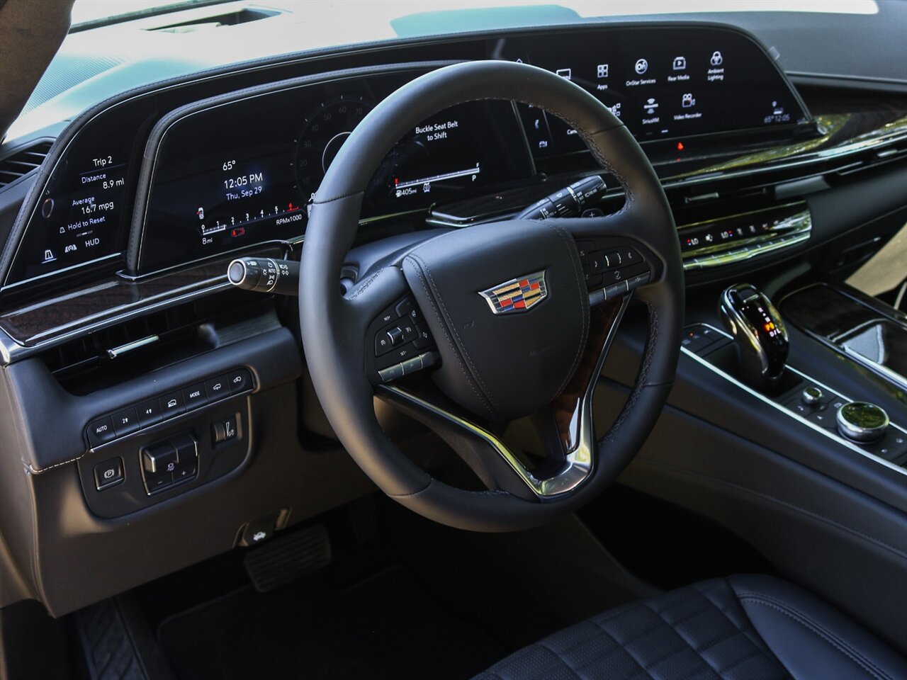 2023 Cadillac Escalade Premium Luxury Plati   - Photo 16 - Springfield, MO 65802