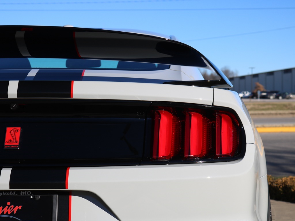 2016 Ford Mustang Shelby GT350R   - Photo 40 - Springfield, MO 65802