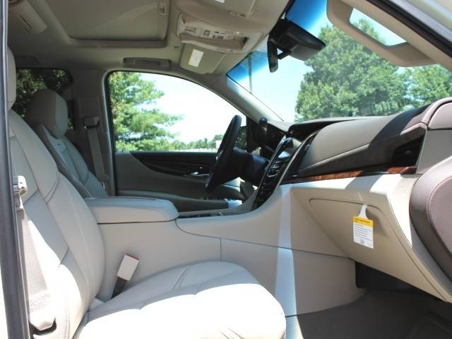2015 Cadillac Escalade ESV Luxury   - Photo 16 - Springfield, MO 65802