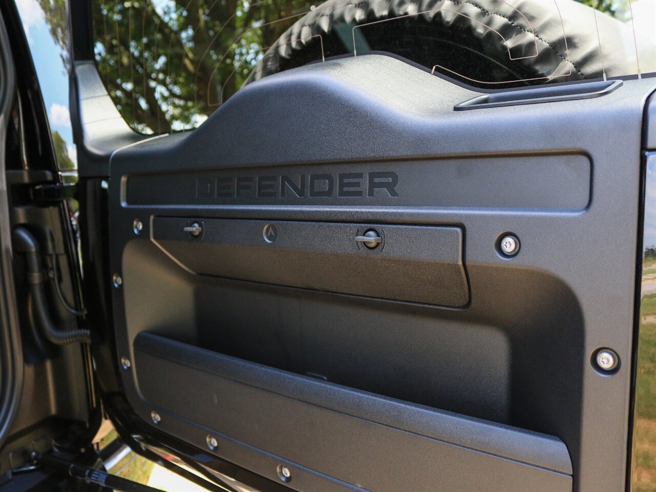 2022 Land Rover Defender 110 V8   - Photo 55 - Springfield, MO 65802