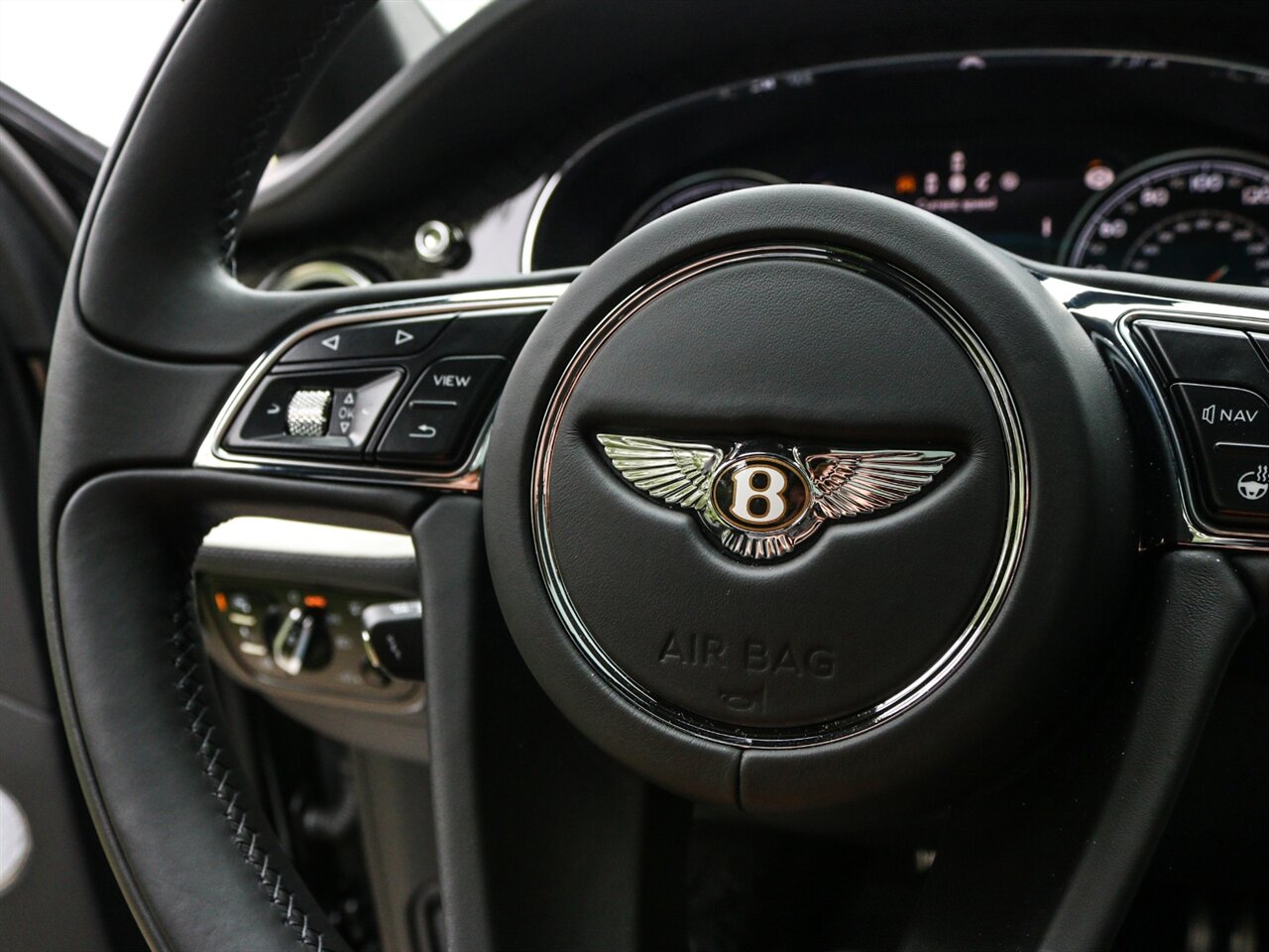2020 Bentley Bentayga V8  Design Series - Photo 16 - Springfield, MO 65802