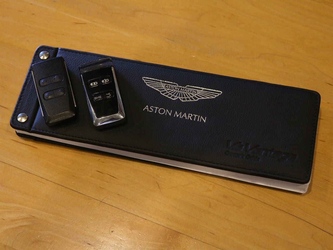 2012 Aston Martin V12 Vantage Carbon Black   - Photo 54 - Springfield, MO 65802