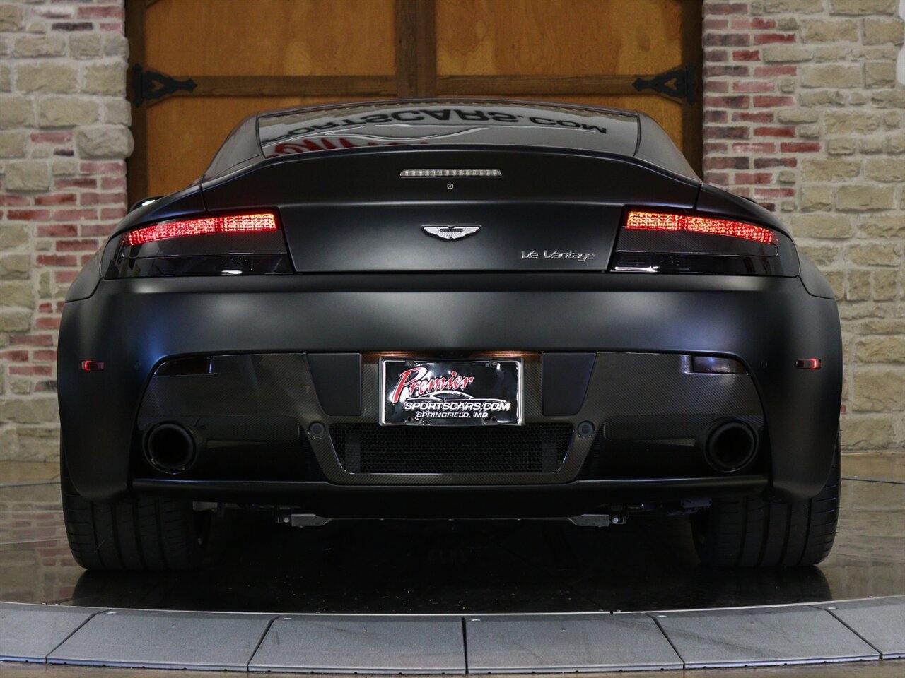 2012 Aston Martin V12 Vantage Carbon Black   - Photo 8 - Springfield, MO 65802