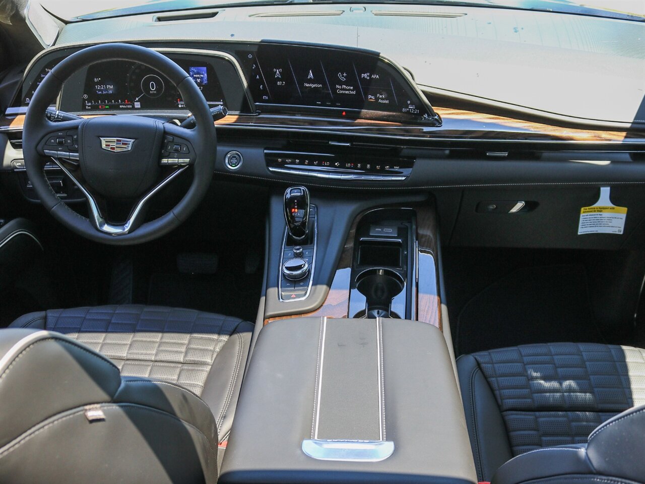 2022 Cadillac Escalade Sport Platinum  4 wheel drive - Photo 19 - Springfield, MO 65802