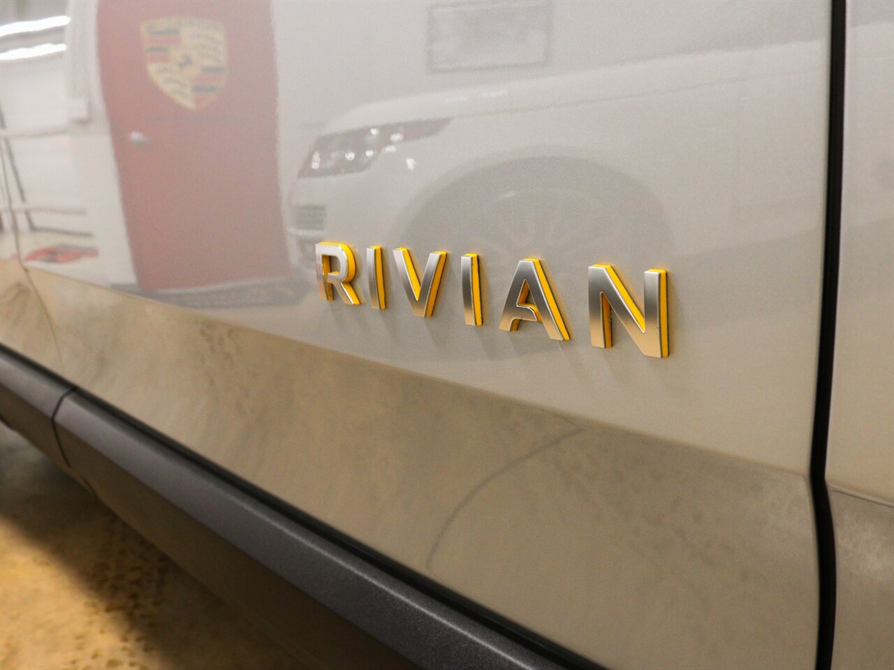 2022 Rivian R1T Launch Edition   - Photo 5 - Springfield, MO 65802