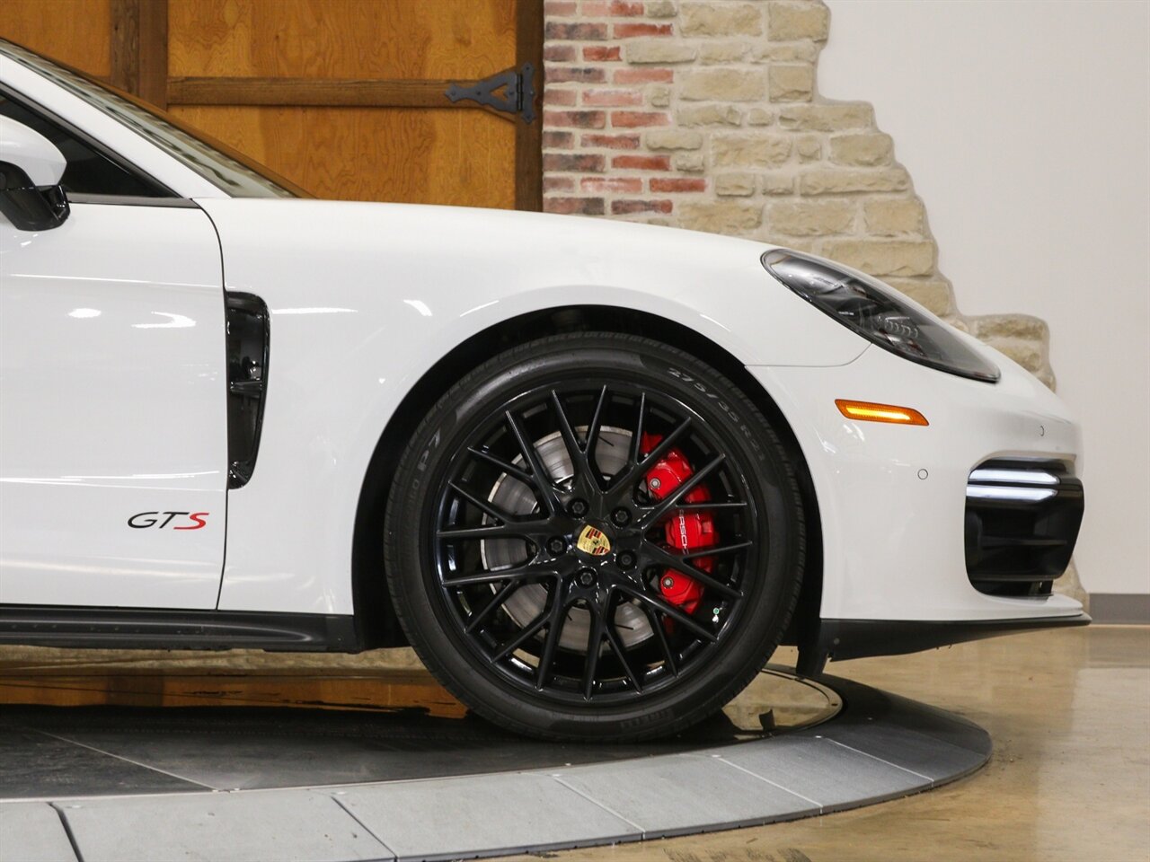 2020 Porsche Panamera GTS   - Photo 4 - Springfield, MO 65802