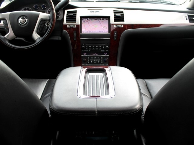 2012 Cadillac Escalade Premium   - Photo 20 - Springfield, MO 65802