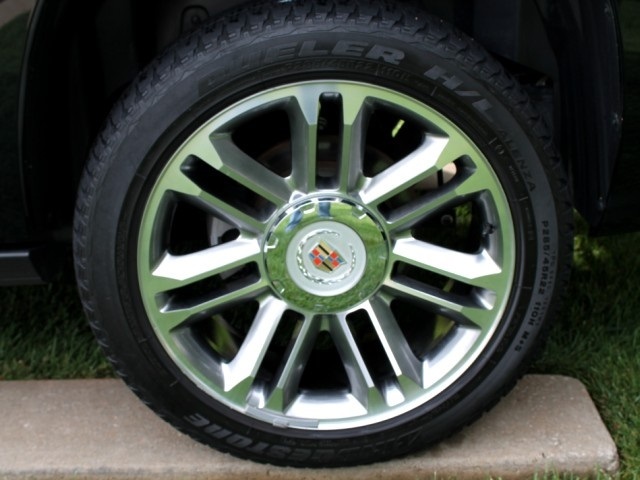 2012 Cadillac Escalade Premium   - Photo 23 - Springfield, MO 65802