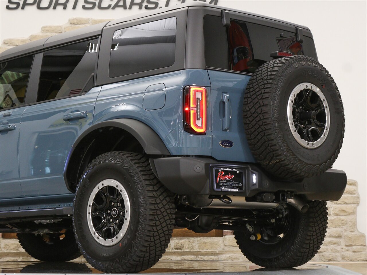 2023 Ford Bronco Outer Banks Advanced  - Sasquatch Package - Photo 12 - Springfield, MO 65802