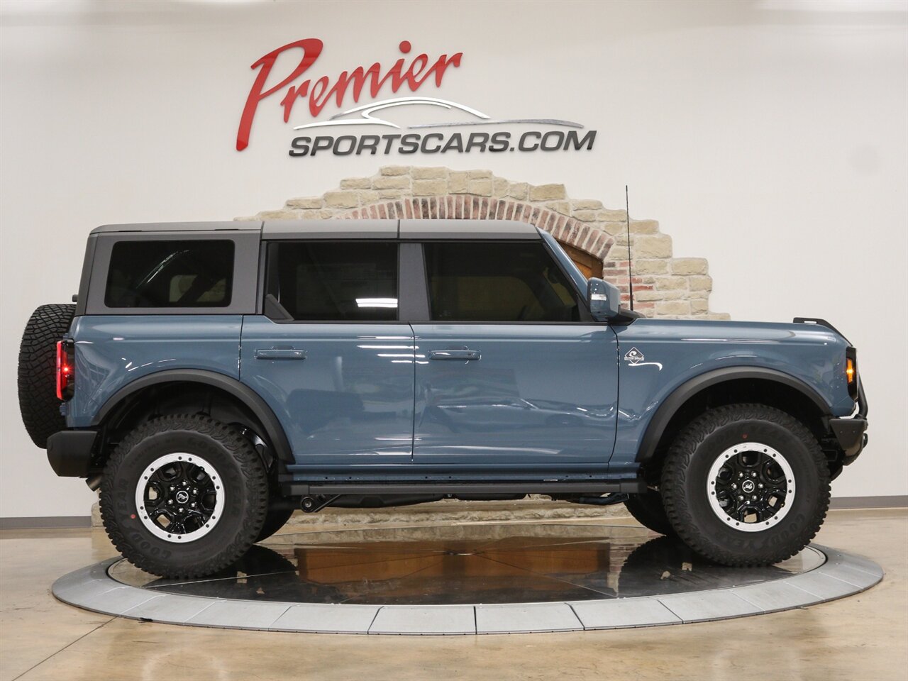 2023 Ford Bronco Outer Banks Advanced  - Sasquatch Package - Photo 3 - Springfield, MO 65802