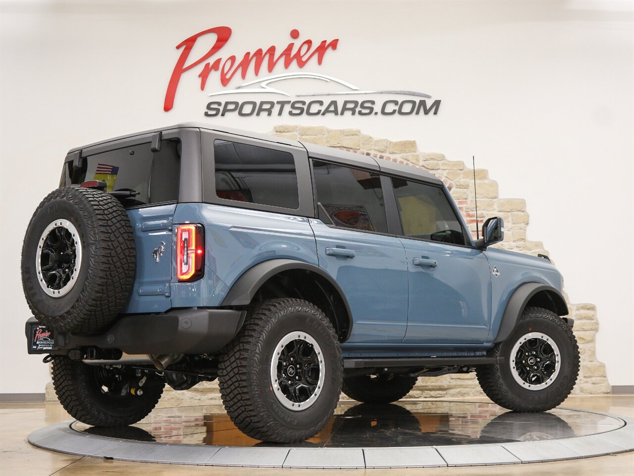 2023 Ford Bronco Outer Banks Advanced  - Sasquatch Package - Photo 15 - Springfield, MO 65802