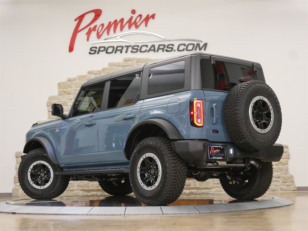 2023 Ford Bronco Outer Banks Advanced  - Sasquatch Package - Photo 11 - Springfield, MO 65802