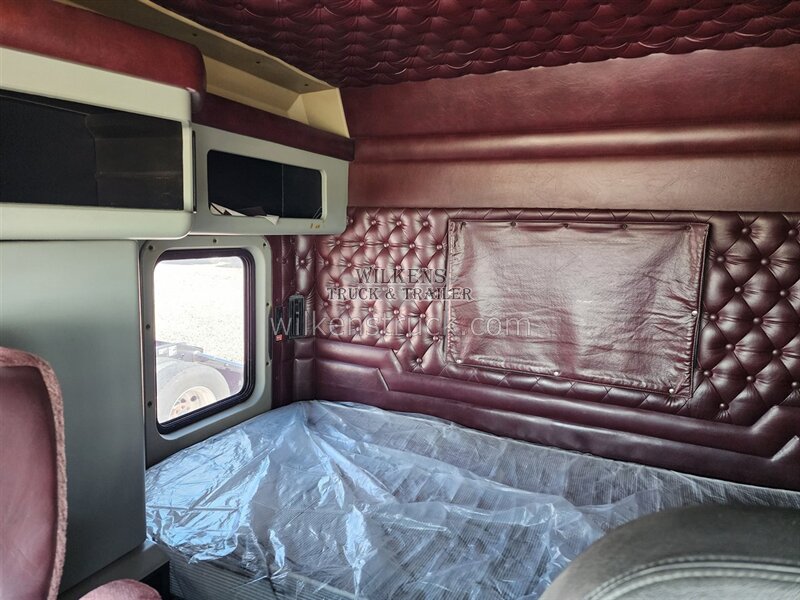 1998 Kenworth W900 Flat top - Photo 12 - Goodland, KS 67735