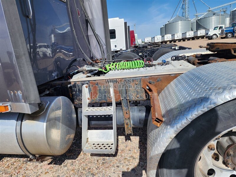 1998 Kenworth W900 Flat top - Photo 7 - Goodland, KS 67735