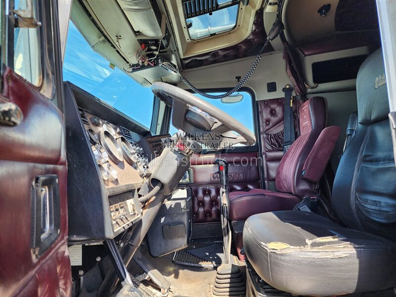 1998 Kenworth W900 Flat top - Photo 9 - Goodland, KS 67735