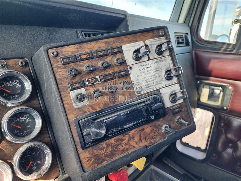 1998 Kenworth W900 Flat top - Photo 13 - Goodland, KS 67735