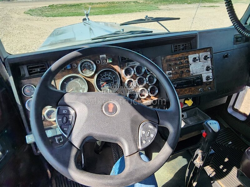 1998 Kenworth W900 Flat top - Photo 10 - Goodland, KS 67735