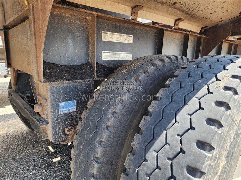 2012 Dakota Belly Dump Triple axle - Photo 8 - Goodland, KS 67735