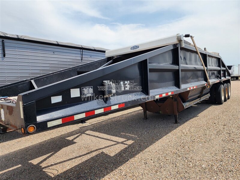 2012 Dakota Belly Dump Triple axle   - Photo 1 - Goodland, KS 67735