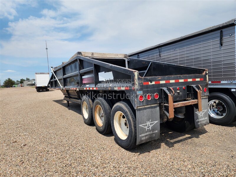 2012 Dakota Belly Dump Triple axle - Photo 2 - Goodland, KS 67735
