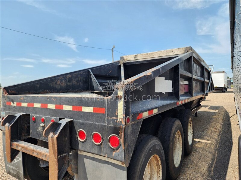 2012 Dakota Belly Dump Triple axle - Photo 4 - Goodland, KS 67735