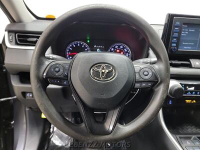 2019 Toyota RAV4 LE   - Photo 10 - Jupiter, FL 33469