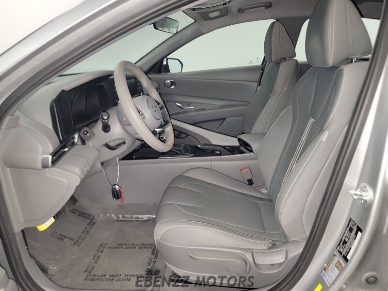 2021 Hyundai Elantra SEL photo