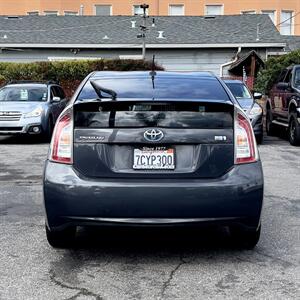 2013 Toyota Prius Five   - Photo 4 - San Jose, CA 95110