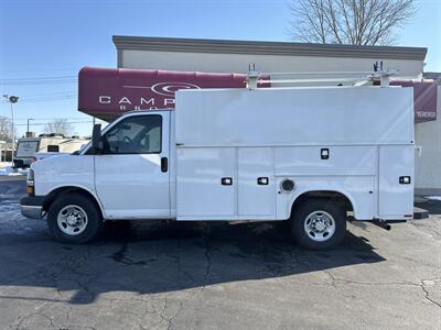 2019 Chevrolet Express 3500 - Photo 2 - Rushville, IN 46173