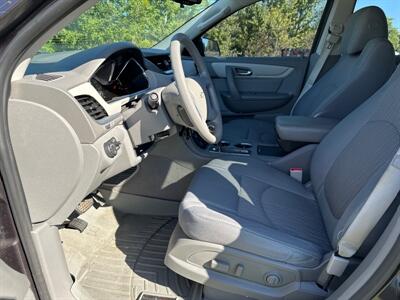 2017 Chevrolet Traverse LS   - Photo 9 - Rushville, IN 46173