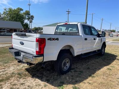 2017 Ford F-250 Super Duty XL   - Photo 6 - Rushville, IN 46173