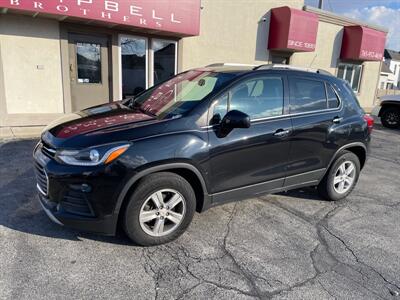 2020 Chevrolet Trax LT   - Photo 2 - Rushville, IN 46173