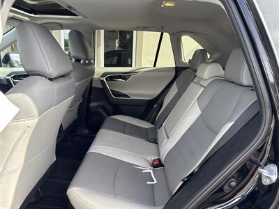 2019 Toyota RAV4 Hybrid Limited   - Photo 10 - Rushville, IN 46173